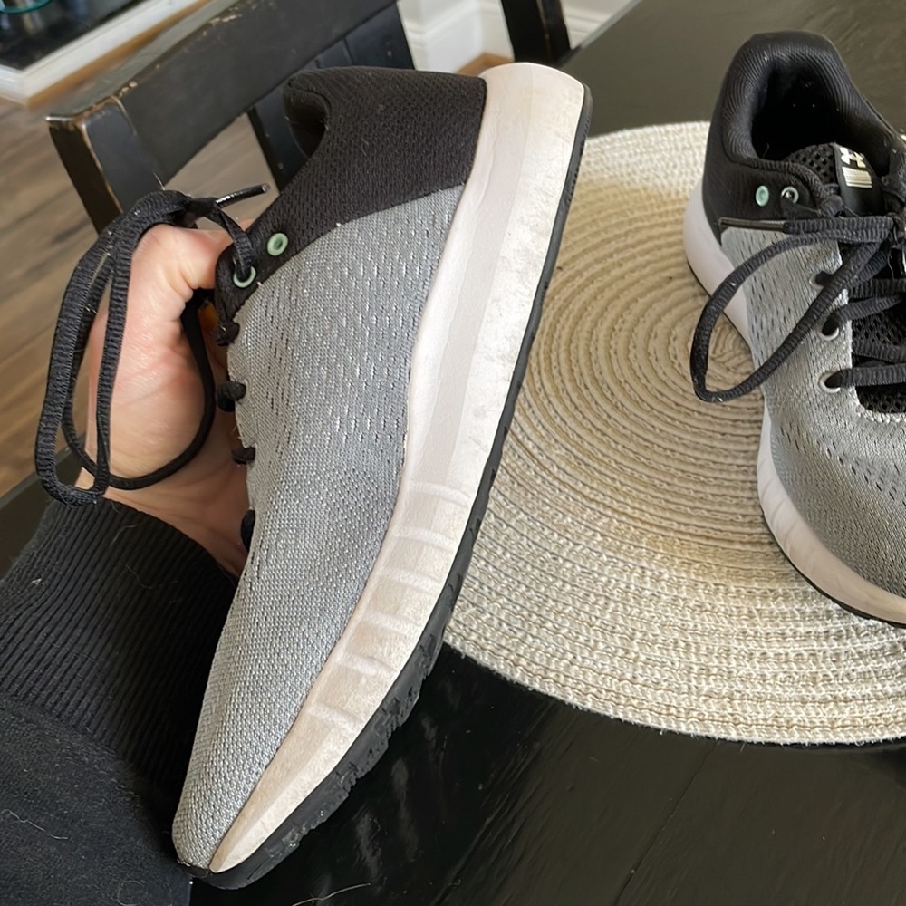 Under armour sneakers - Picture 3 of 9